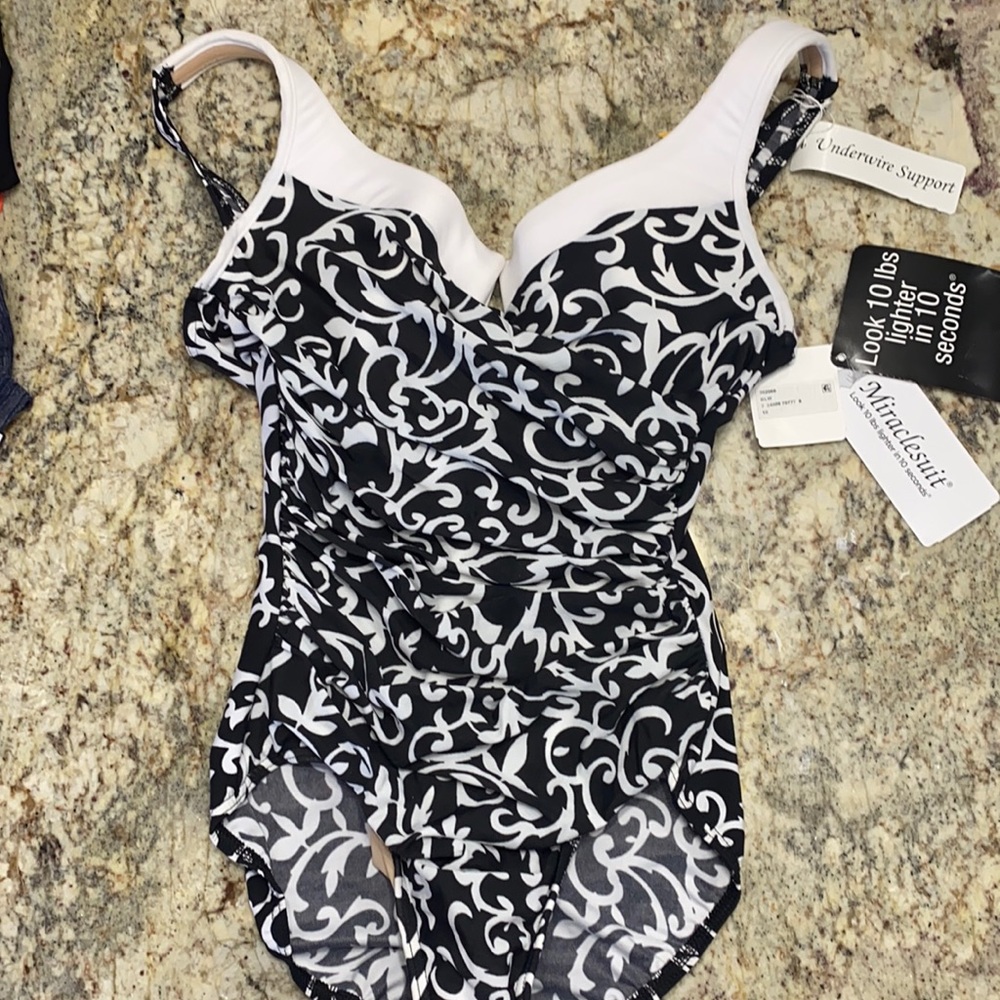 NWT MiracleSuit one piece swimsuit size 10